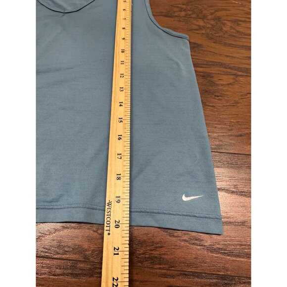Nike Blue Sleeveless V-Neck Tank Top Womens  M Lightweight Stretch Athleisure - Picture 6 of 6
